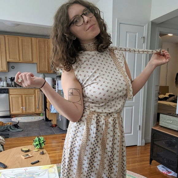 Meet your Posher, Zoe - Picture 4 of 4